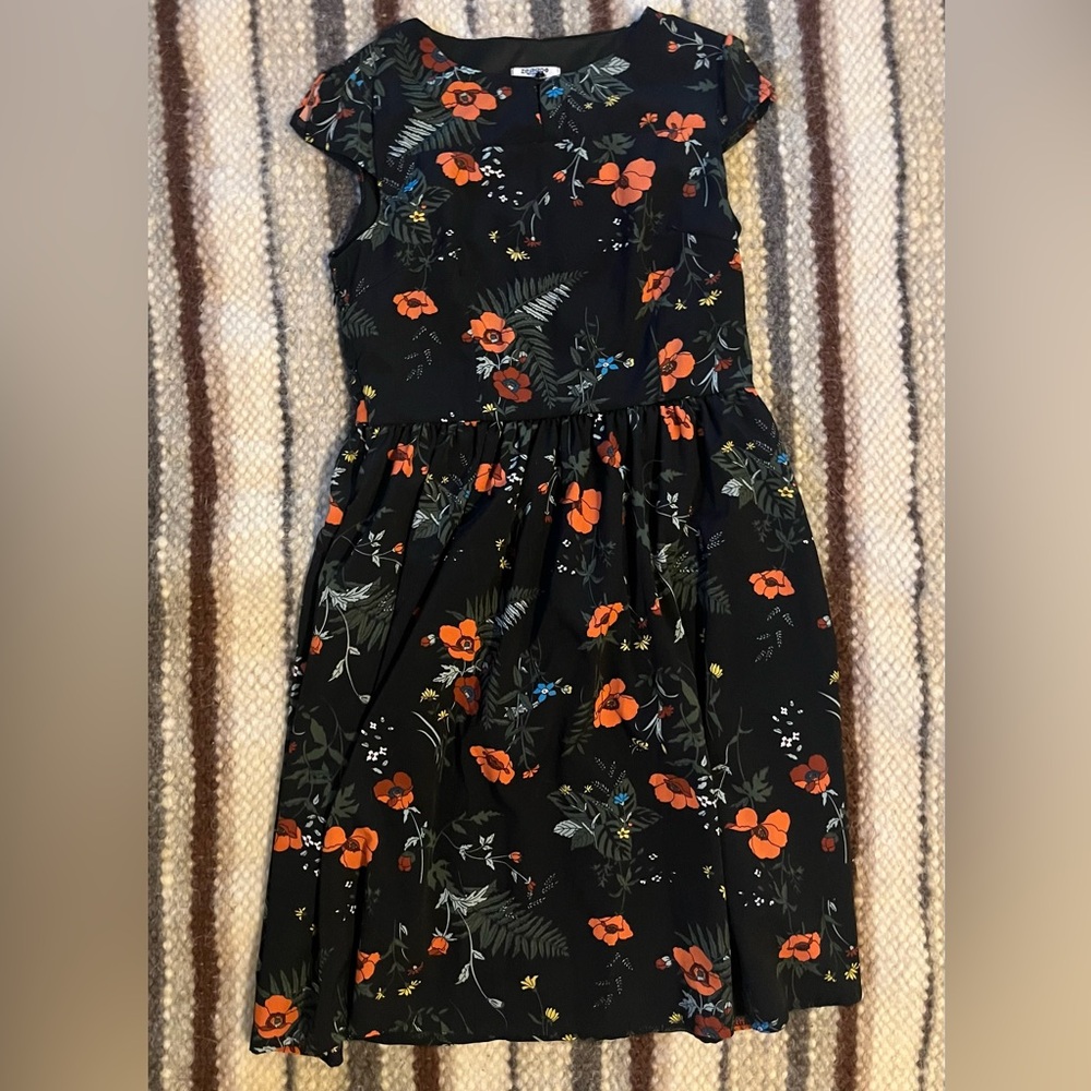 Cute Floral Dress (size m)